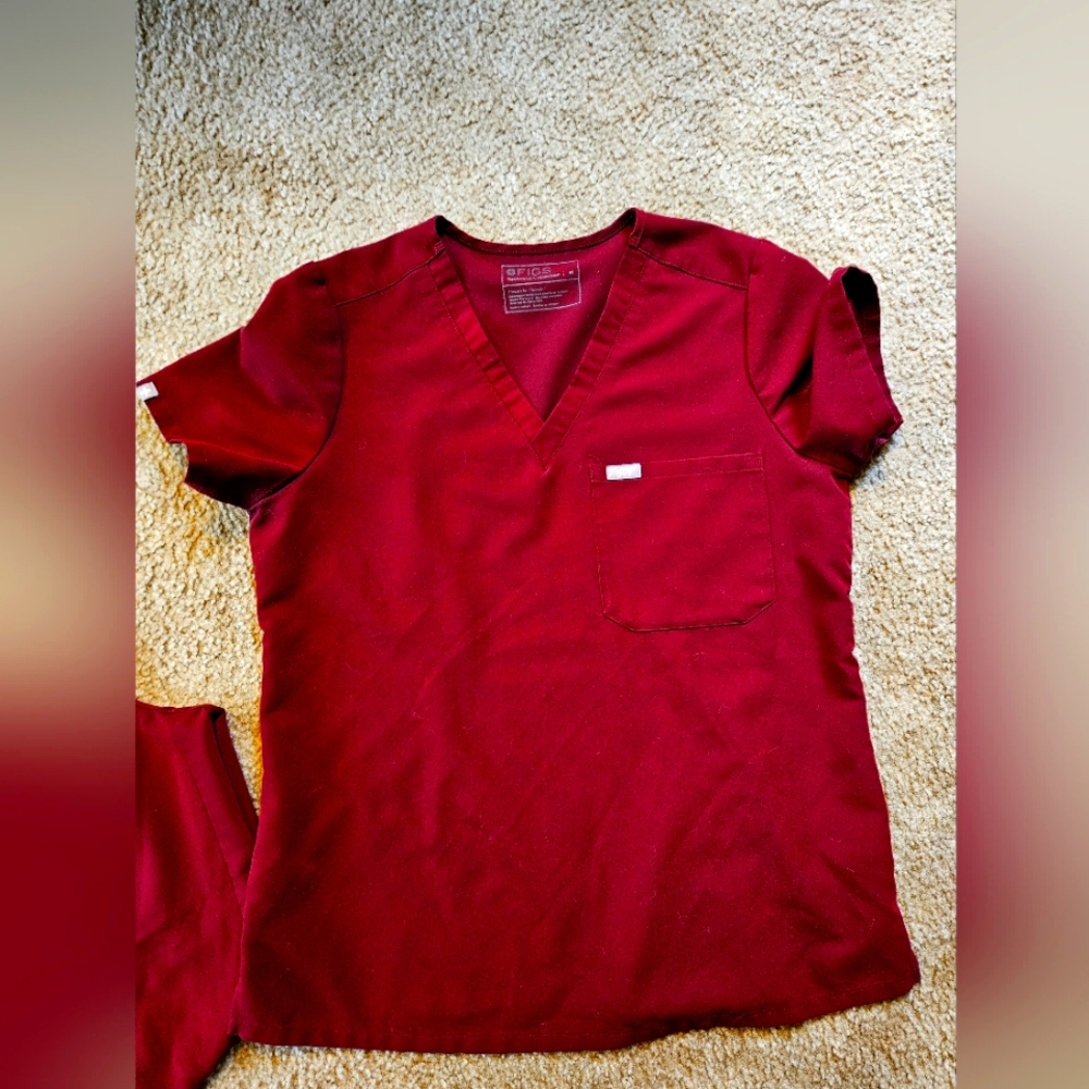 Maroon figs size medium